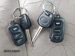 2002 Toyota Camry LE z VIN 4T1BE32K52U086150, wystawiony jako IAAI lot #42126685 z przebiegiem 175 212 mil mil oraz . Historia ofert i sprzedaży dostępna na DreamBid. Obrazek 11.