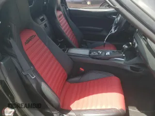 2018 FIAT 124 Spider Abarth z VIN JC1NFAEK5J0138796, wystawiony jako Copart lot #59670904 z przebiegiem 20 960 mil mil oraz Szkody całkowita. Historia ofert i sprzedaży dostępna na DreamBid. Obrazek 10.