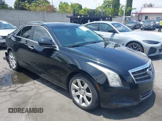 2013 Cadillac ATS z VIN 1G6AA5RA1D0179071, wystawiony jako IAAI lot #42438437 z przebiegiem 97 558 mil mil oraz . Historia ofert i sprzedaży dostępna na DreamBid. Obrazek 1.