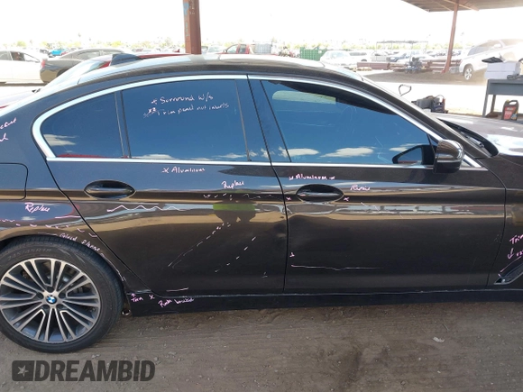2019 BMW 5 Series 530i z VIN WBAJA5C52KWW20562, wystawiony jako IAAI lot #42075298 z przebiegiem Nie podano mil oraz . Historia ofert i sprzedaży dostępna na DreamBid. Obrazek 17.