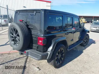 2021 Jeep Wrangler Unlimited Sahara z VIN 1C4JJXP68MW863698, wystawiony jako IAAI lot #41615738 z przebiegiem Nie podano mil oraz . Historia ofert i sprzedaży dostępna na DreamBid. Obrazek 4.