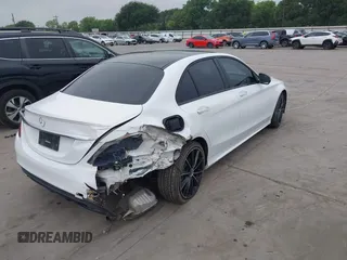 2017 Mercedes-Benz C 300 с VIN 55SWF4JB6HU183934, выставлен на аукционе IAAI как лот 42093303 с пробегом 120 000 миль миль и . История ставок и продаж доступна на DreamBid. Изображение 4.