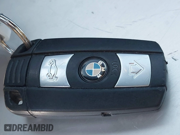 2013 BMW M3 z VIN WBSDX9C5XDE786092, wystawiony jako IAAI lot #41871257 z przebiegiem 61 075 mil mil oraz . Historia ofert i sprzedaży dostępna na DreamBid. Obrazek 11.