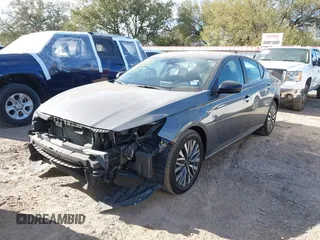 2024 Nissan Altima 2.5 SV with VIN 1N4BL4DV4RN334292, listed as a IAAI auction lot 41814884 with 38,547 mi miles. Bid and sale history available at carsss.com. Image 20.