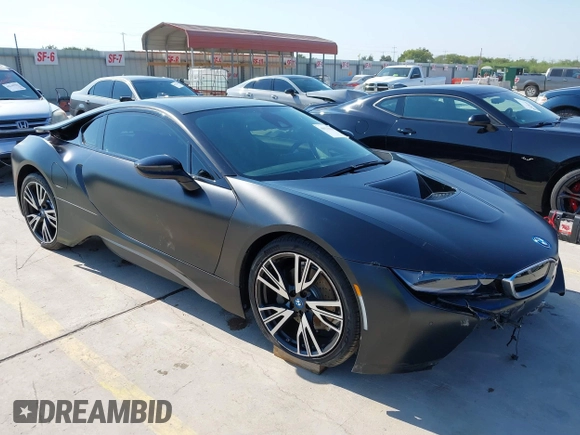 2017 BMW i8 with VIN WBY2Z2C36HV676644, listed as a IAAI auction lot 40525323 with 29,962 mi miles. Bid and sale history available at carsss.com. Image 1.