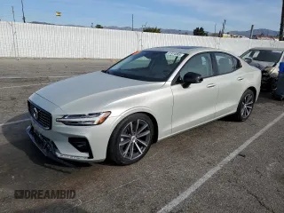 2022 Volvo S60 Momentum with VIN 7JRL12TZ1NG162669, listed as a Copart auction lot 41914305 with 3,642 mi miles and Salvage Title. Bid and sale history available at carsss.com. Image 1.