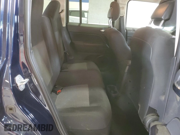 2015 Jeep Patriot Latitude z VIN 1C4NJRFB5FD125674, wystawiony jako Copart lot #60282055 z przebiegiem 73 330 mil mil oraz Szkoda całkowita • Salvage title. Historia ofert i sprzedaży dostępna na DreamBid. Obrazek 11.