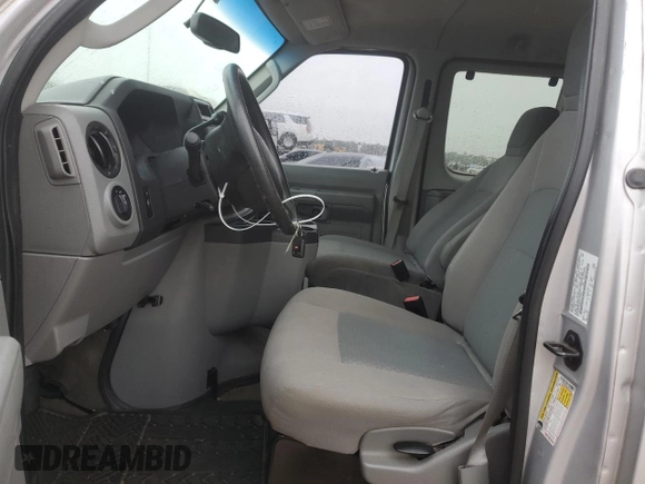 2013 Ford Econoline Passenger XL с VIN 1FBSS3BLXDDA73441, выставлен на аукционе Copart как лот 41402315 с пробегом 116 086 миль миль и Списание • Salvage title. История ставок и продаж доступна на DreamBid. Изображение 7.