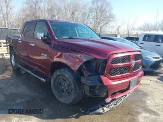 2017 Ram 1500 Express z VIN 1C6RR7KG9HS764758, wystawiony jako IAAI lot #41740070 z przebiegiem 45 194 mil mil oraz . Historia ofert i sprzedaży dostępna na DreamBid. Obrazek 1.