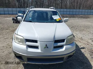 2005 Mitsubishi Outlander XLS with VIN JA4LX41F55U004879, listed as a IAAI auction lot 41835968 with 212,199 mi miles. Bid and sale history available at carsss.com. Image 12.