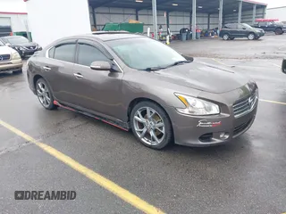 2014 Nissan Maxima S z VIN 1N4AA5AP2EC455230, wystawiony jako IAAI lot #42413381 z przebiegiem 182 766 mil mil oraz . Historia ofert i sprzedaży dostępna na DreamBid. Obrazek 1.