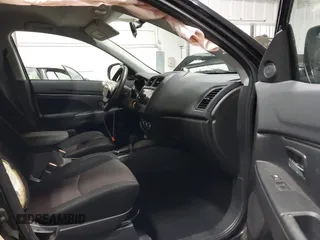 2019 Mitsubishi Outlander ES z VIN JA4AR3AU3KU018303, wystawiony jako IAAI lot #38428365 z przebiegiem 48 945 mil mil oraz . Historia ofert i sprzedaży dostępna na DreamBid. Obrazek 5.