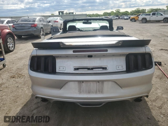 2015 Ford Mustang V6 z VIN 1FATP8EM5F5415089, wystawiony jako Copart lot #55514595 z przebiegiem 118 572 mil mil oraz Szkoda całkowita • Salvage title. Historia ofert i sprzedaży dostępna na DreamBid. Obrazek 6.