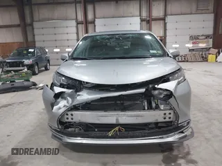 2021 Toyota Sienna XLE with VIN 5TDYRKEC8MS012536, listed as a IAAI auction lot 41690219 with 86,823 mi miles. Bid and sale history available at carsss.com. Image 6.
