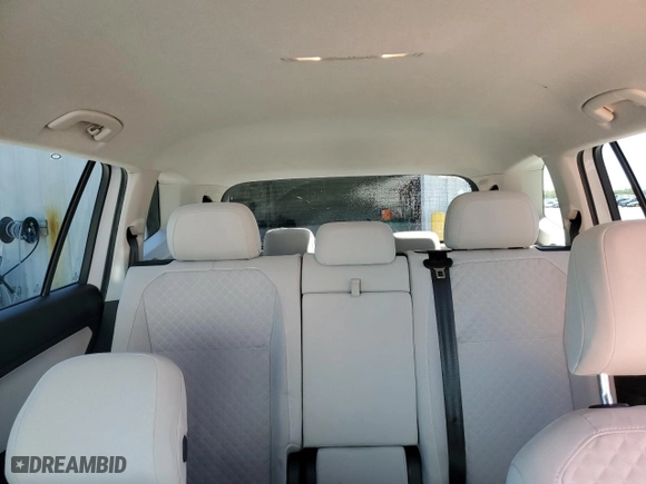 2018 Volkswagen Tiguan S with VIN 3VV1B7AX7JM057685, listed as a Copart auction lot 47518595 with 44,879 mi miles and Salvage Title. Bid and sale history available at carsss.com. Image 10.