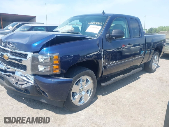 2011 Chevrolet Silverado 1500 LT with VIN 1GCRCSE08BZ413513, listed as a IAAI auction lot 42018003 with 83,436 mi miles and . Bid and sale history available at DreamBid. Image 2.