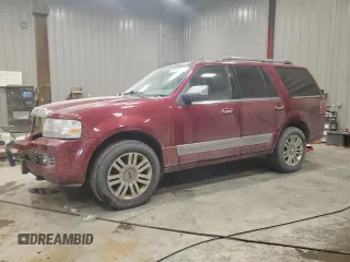 2013 Lincoln Navigator z VIN 5LMJJ2H55DEL08456, wystawiony jako Copart lot #89348165 z przebiegiem 106 191 mil mil oraz Czysty tytuł • Clean title. Historia ofert i sprzedaży dostępna na DreamBid. Obrazek 1.
