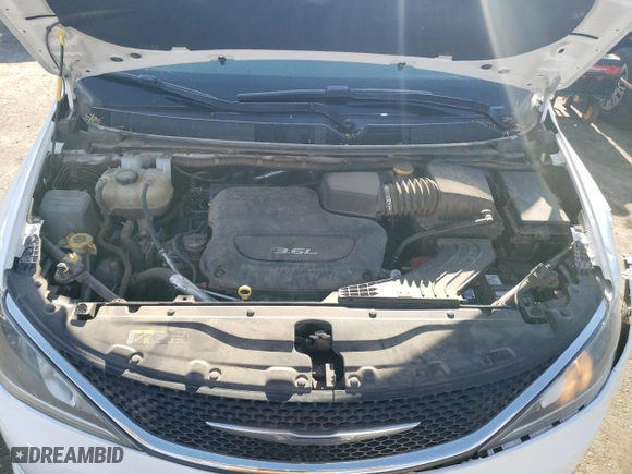 2017 Chrysler Pacifica Touring-L with VIN 2C4RC1BG7HR579133, listed as a Copart auction lot 70061814 with 119,393 mi miles and Salvage Title. Bid and sale history available at carsss.com. Image 12.