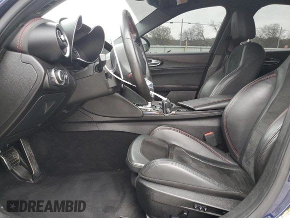2017 Alfa Romeo Giulia with VIN ZARFAEAV0H7548796, listed as a Copart auction lot 81103094 with 63,028 mi miles and Salvage title. Bid and sale history available at DreamBid. Image 7.