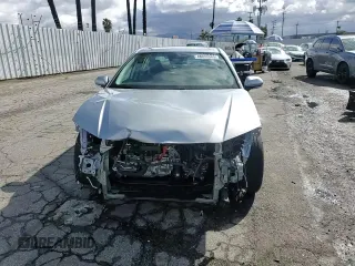 2025 Toyota Camry LE z VIN 4T1DAACK8SU007349, wystawiony jako Copart lot #48939945 z przebiegiem 25 107 mil mil oraz Szkoda całkowita • Salvage title. Historia ofert i sprzedaży dostępna na DreamBid. Obrazek 10.
