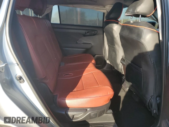 2020 Toyota Highlander L z VIN 5TDCZRAH4LS507190, wystawiony jako Copart lot #76805574 z przebiegiem Nie podano mil oraz Szkoda całkowita • Salvage title. Historia ofert i sprzedaży dostępna na DreamBid. Obrazek 12.
