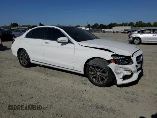 2015 Mercedes-Benz C 300 Luxury with VIN 55SWF4KB0FU014911, listed as a Copart auction lot 59891215 with 124,784 mi miles and Salvage title. Bid and sale history available at DreamBid. Image 4.