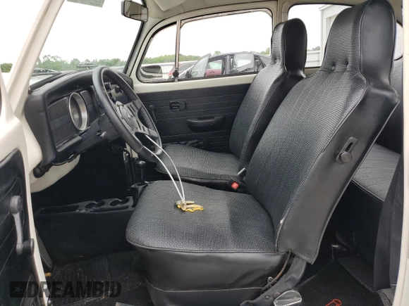 1972 Volkswagen Beetle with VIN 1122267969, listed as a Copart auction lot 61248775 with 39,057 mi miles and Salvage title. Bid and sale history available at DreamBid. Image 7.