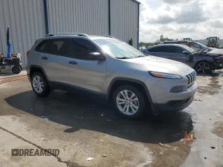 2015 Jeep Cherokee Sport z VIN 1C4PJLAB9FW731898, wystawiony jako Copart lot #55966565 z przebiegiem 114 137 mil mil oraz Szkoda całkowita • Salvage title. Historia ofert i sprzedaży dostępna na DreamBid. Obrazek 4.