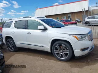 2018 GMC Acadia Denali z VIN 1GKKNPLSXJZ177348, wystawiony jako IAAI lot #42221558 z przebiegiem 115 281 mil mil oraz . Historia ofert i sprzedaży dostępna na DreamBid. Obrazek 14.