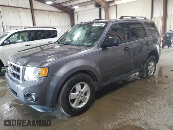 2012 Ford Escape XLT z VIN 1FMCU9DG8CKA93402, wystawiony jako Copart lot #62266845 z przebiegiem 196 779 mil mil oraz Szkoda całkowita • Salvage title. Historia ofert i sprzedaży dostępna na DreamBid. Obrazek 1.
