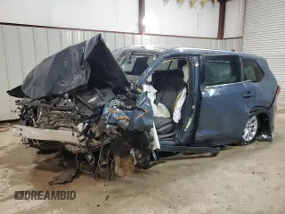 2024 Toyota Highlander XLE z VIN 5TDAAAA5XRS018775, wystawiony jako Copart lot #48301975 z przebiegiem Nie podano mil oraz Czysty tytuł • Clean title. Historia ofert i sprzedaży dostępna na DreamBid. Obrazek 1.