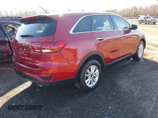2019 Kia Sorento LX with VIN 5XYPG4A33KG574065, listed as a IAAI auction lot 41610056 with 93,146 mi miles. Bid and sale history available at carsss.com. Image 4.