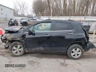 2019 Chevrolet Trax LT z VIN KL7CJPSB6KB957920, wystawiony jako IAAI lot #42011634 z przebiegiem 74 420 mil mil oraz . Historia ofert i sprzedaży dostępna na DreamBid. Obrazek 15.