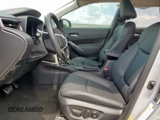 2023 Toyota Corolla Cross XLE z VIN 7MUDAAAG8PV046530, wystawiony jako Copart lot #62220895 z przebiegiem 25 941 mil mil oraz Szkoda całkowita • Salvage title. Historia ofert i sprzedaży dostępna na DreamBid. Obrazek 7.