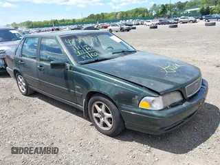 1998 Volvo S70 z VIN YV1LS5644W2447467, wystawiony jako IAAI lot #42319324 z przebiegiem 111 907 mil mil oraz . Historia ofert i sprzedaży dostępna na DreamBid. Obrazek 1.