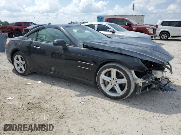 2013 Mercedes-Benz SL-Class SL 550 with VIN WDDJK7DA8DF015803, listed as a Copart auction lot 68069484 with 38,759 mi miles and Clean Title. Bid and sale history available at carsss.com. Image 4.