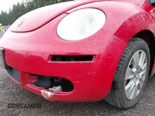 2009 Volkswagen New Beetle Coupe S with VIN 3VWPG31C99M512447, listed as a IAAI auction lot 41924303 with 136,898 mi miles. Bid and sale history available at carsss.com. Image 6.