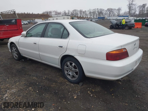2001 Acura TL with VIN 19UUA56641A033216, listed as a IAAI auction lot 41990006 with 298,562 mi miles. Bid and sale history available at carsss.com. Image 3.