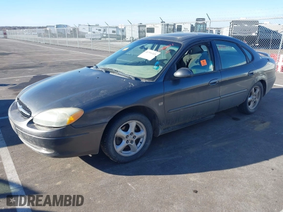 2002 Ford Taurus SES Standard with VIN 1FAFP55S32G118041, listed as a IAAI auction lot 41366321 with 193,533 mi miles. Bid and sale history available at carsss.com. Image 2.