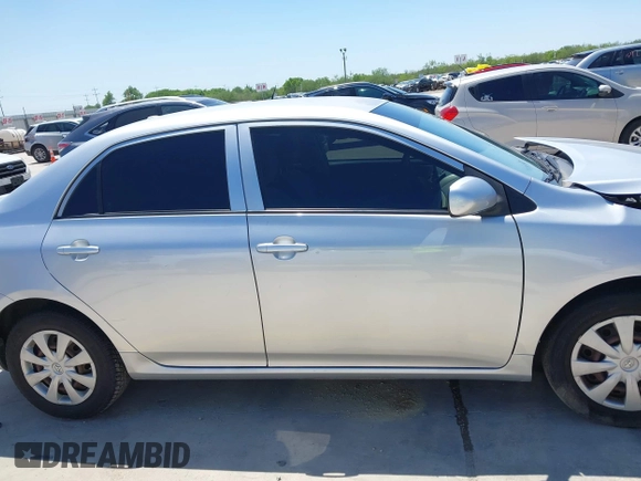 2010 Toyota Corolla z VIN JTDBU4EE7AJ083916, wystawiony jako IAAI lot #41944945 z przebiegiem 127 406 mil mil oraz . Historia ofert i sprzedaży dostępna na DreamBid. Obrazek 13.