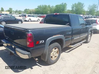 2004 Chevrolet Silverado 1500 with VIN 1GCEK19T24E280371, listed as a IAAI auction lot 42233262 with Not Provided miles and . Bid and sale history available at DreamBid. Image 4.
