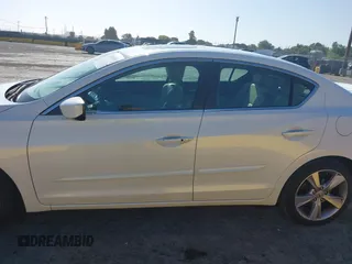 2013 Acura ILX Technology z VIN 19VDE1F73DE018446, wystawiony jako IAAI lot #42486503 z przebiegiem 76 249 mil mil oraz . Historia ofert i sprzedaży dostępna na DreamBid. Obrazek 14.