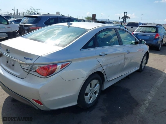 2012 Hyundai Sonata Hybrid with VIN KMHEC4A48CA027852, listed as a IAAI auction lot 41543446 with 163,504 mi miles. Bid and sale history available at carsss.com. Image 6.