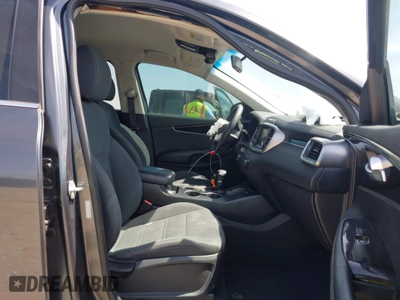 2020 Kia Sorento LX with VIN 5XYPG4A34LG658493, listed as a IAAI auction lot 41750311 with 78,091 mi miles. Bid and sale history available at carsss.com. Image 5.