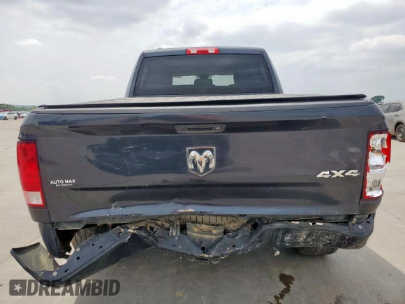 2018 Ram 1500 Express z VIN 1C6RR7FG7JS224406, wystawiony jako Copart lot #56370055 z przebiegiem 141 157 mil mil oraz Szkoda całkowita • Salvage title. Historia ofert i sprzedaży dostępna na DreamBid. Obrazek 6.
