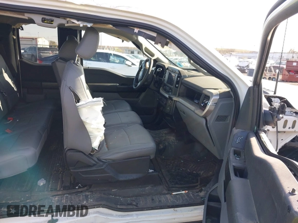 2022 Ford F-150 XL z VIN 1FTEX1CB6NKD03039, wystawiony jako IAAI lot #41930263 z przebiegiem 13 391 mil mil oraz . Historia ofert i sprzedaży dostępna na DreamBid. Obrazek 5.
