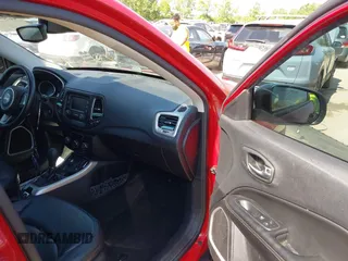 2017 Jeep Compass Sport z VIN 3C4NJDAB4HT642441, wystawiony jako IAAI lot #42564509 z przebiegiem 133 483 mil mil oraz . Historia ofert i sprzedaży dostępna na DreamBid. Obrazek 5.