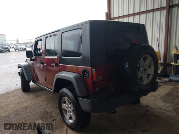 2010 Jeep Wrangler Unlimited Rubicon z VIN 1J4HA6H18AL180628, wystawiony jako IAAI lot #42110357 z przebiegiem 217 940 mil mil oraz . Historia ofert i sprzedaży dostępna na DreamBid. Obrazek 3.