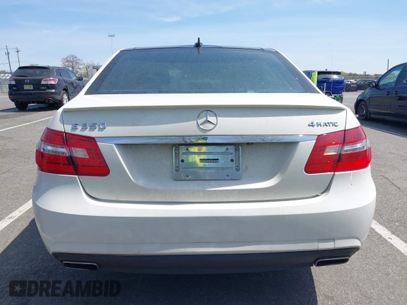 2010 Mercedes-Benz E 350 Luxury z VIN WDDHF8HB2AA259922, wystawiony jako IAAI lot #42080144 z przebiegiem 121 665 mil mil oraz . Historia ofert i sprzedaży dostępna na DreamBid. Obrazek 16.