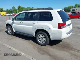 2011 Mitsubishi Endeavor LS z VIN 4A4JM2AS3BE006846, wystawiony jako IAAI lot #42124818 z przebiegiem 128 857 mil mil oraz . Historia ofert i sprzedaży dostępna na DreamBid. Obrazek 3.